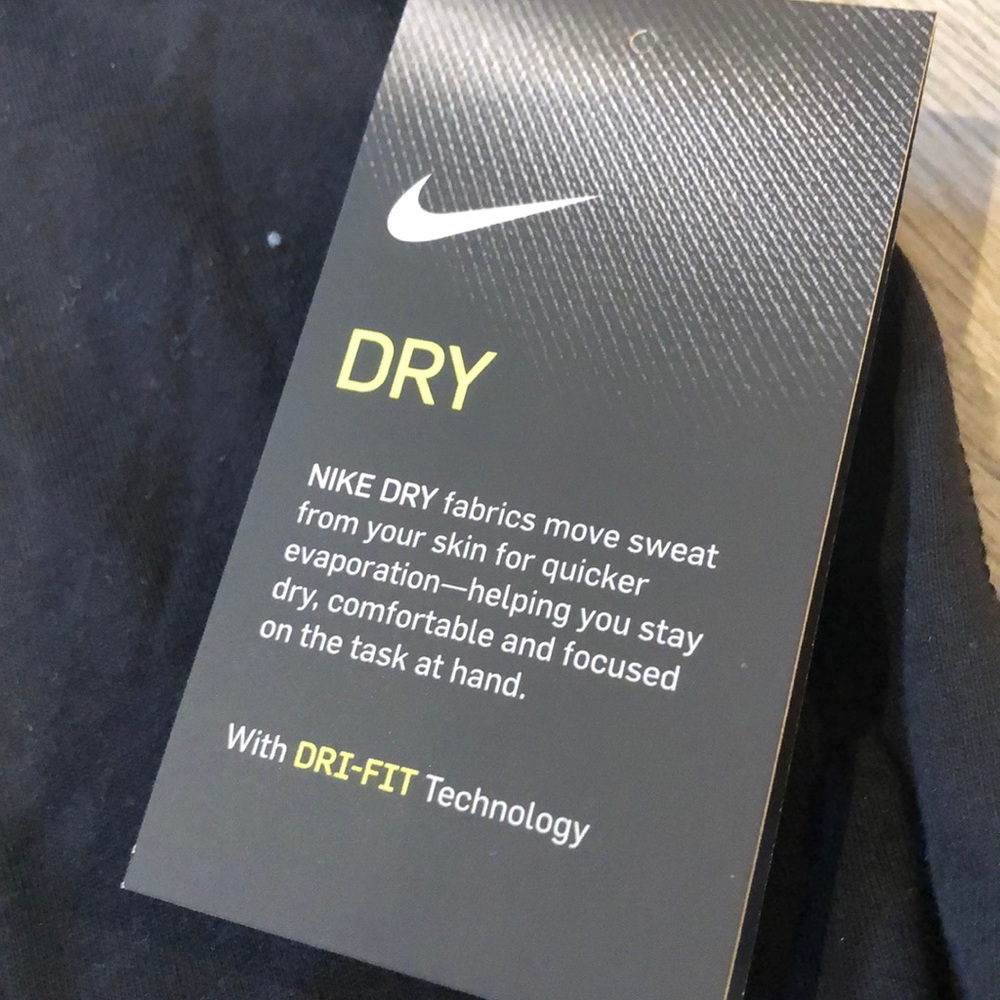🌸New Arrival🌸 Nike women’s tank top - Picture 3 of 5